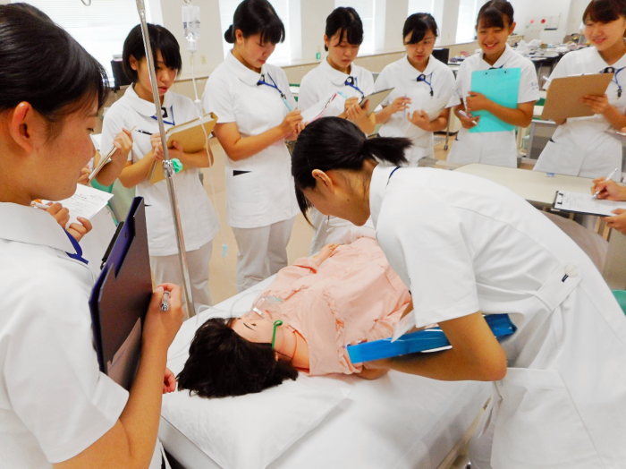 看護医療学科「療養生活援助技術」－対象者の清潔援助の必要性を考える－1-1