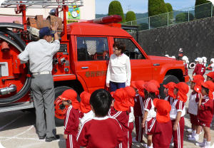 10消防車の写生02.jpg