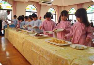11バイキング給食02.jpg