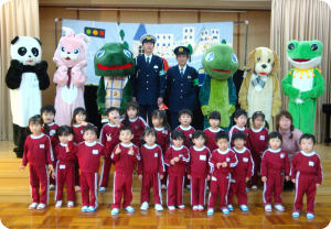 13交通安全人形劇02.jpg