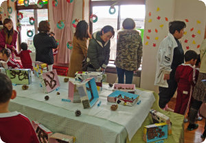 13子ども成長・造形展03.jpg